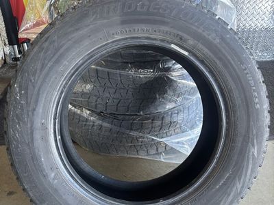 4 Bridgestone Blizzak WS-80Z 195/65 r15 Snow Tires & Toyota Prius 2012 - 2015 OEM Hub Caps