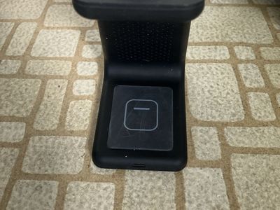 Black Wireless Charging Stand for Smart Devices