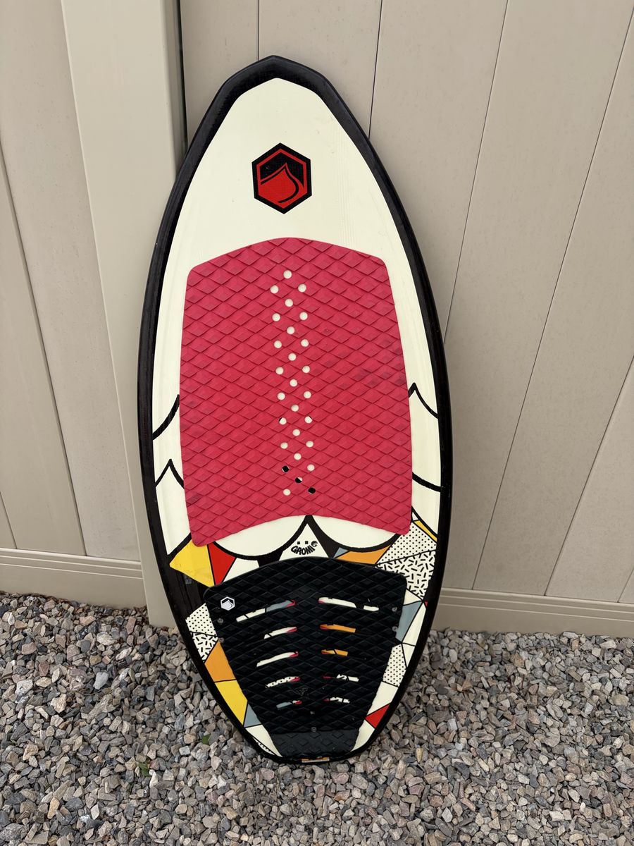 Gromi kids wakesurf board