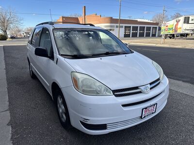 2004 Toyota Sienna CE 8 Passenger