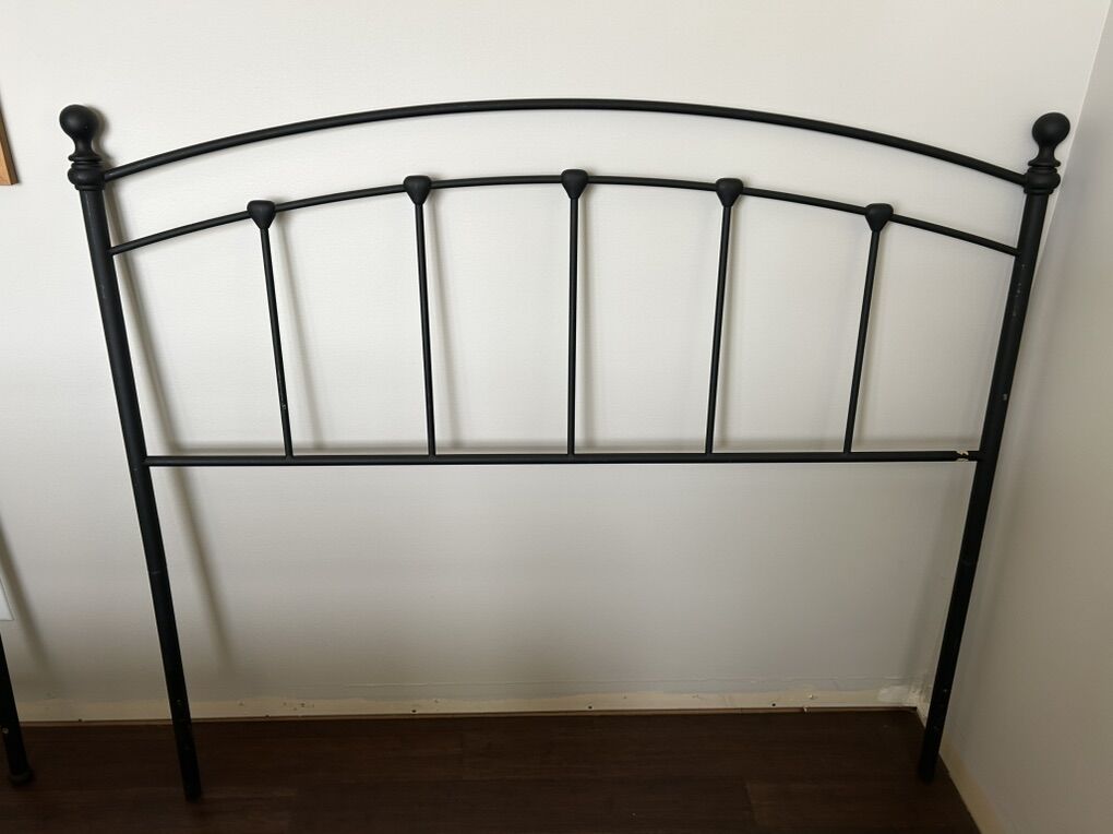 Black Metal Headboard & Footboard Queen Bed