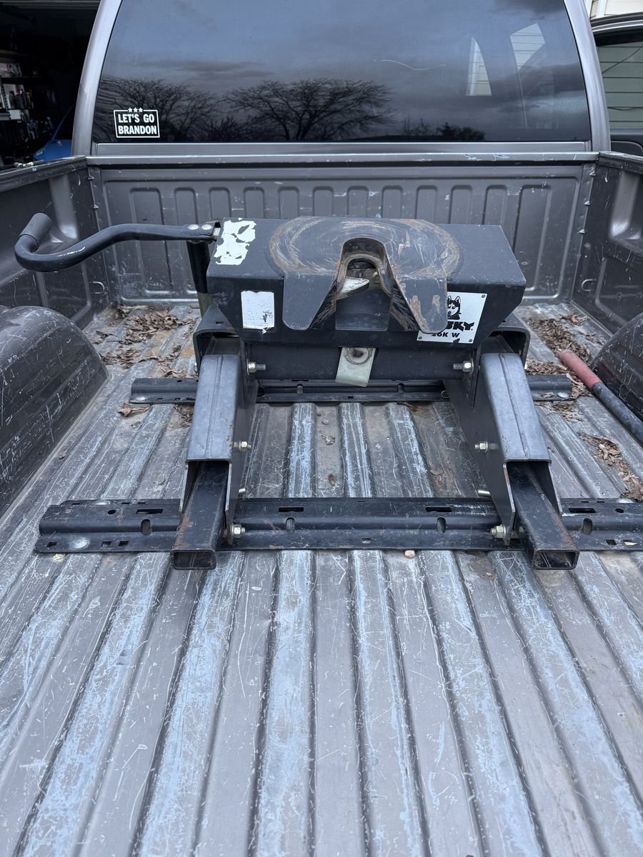 Husky 26k 5th Wheel Hitxh