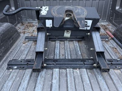 Husky 26k 5th Wheel Hitxh