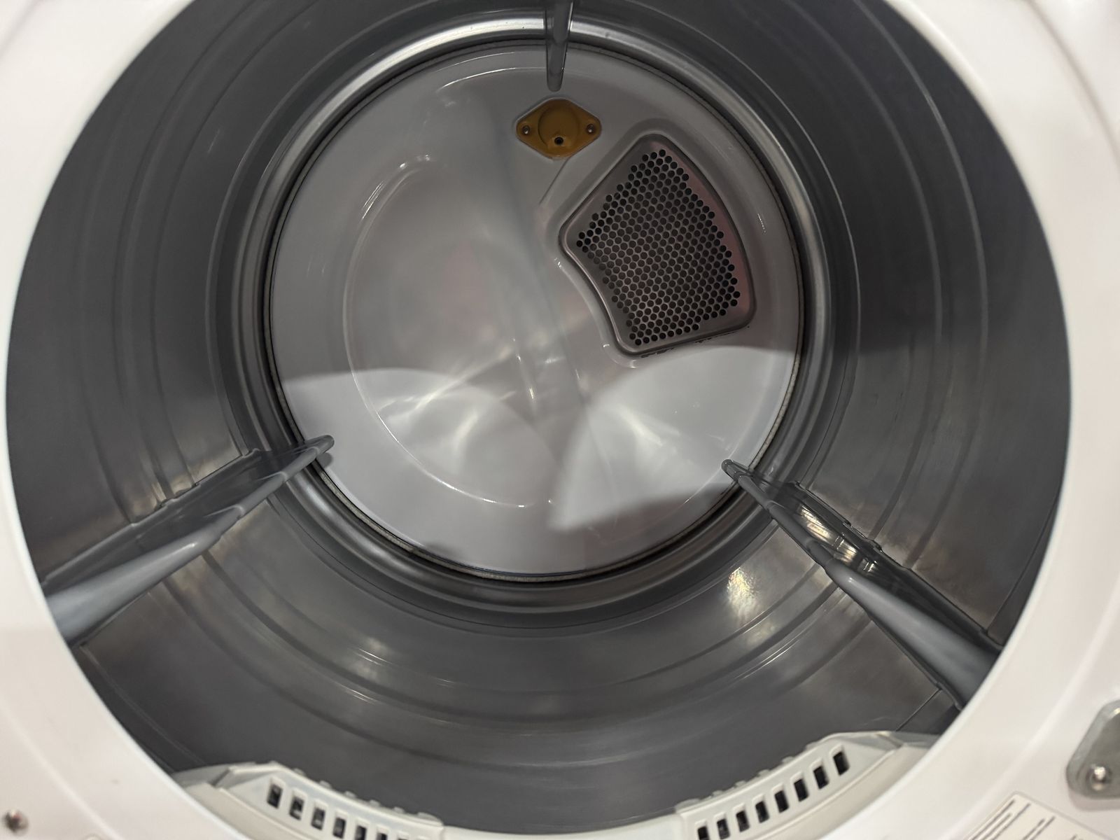 Main image 3