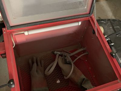 90-liter Benchtop Abrasive Blast Cabinet with Built-in Gloves and Gun