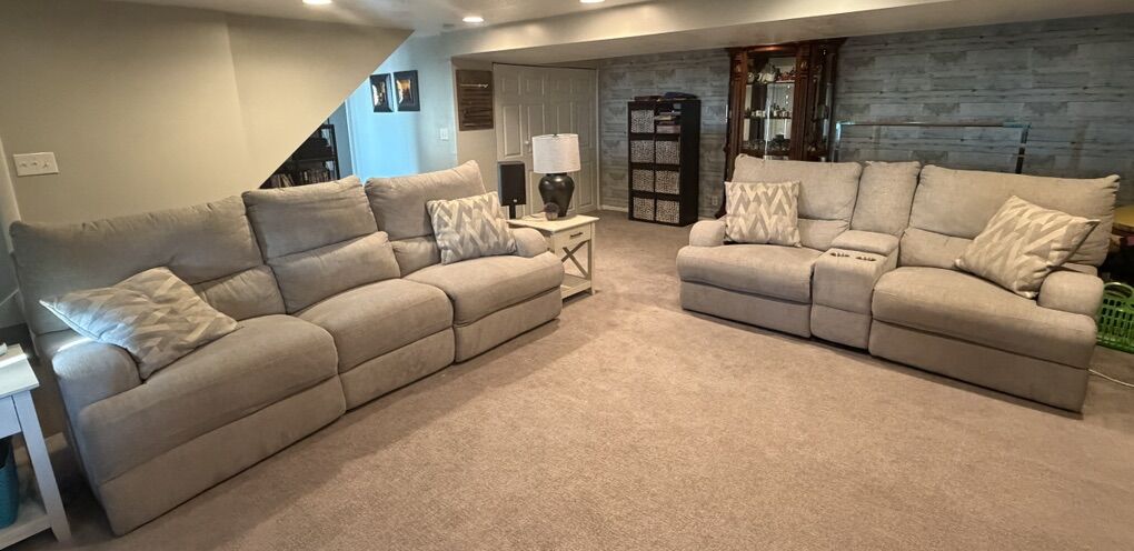 Like New 2 Power Reclining Sofas/Set