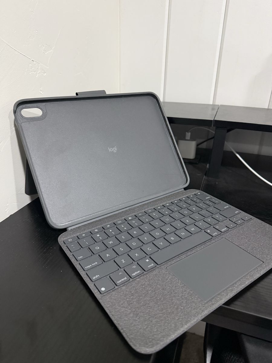 Logitech Combo Touch for iPad