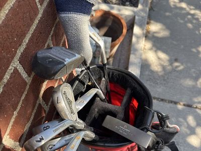 Leftie golf clubs with bag