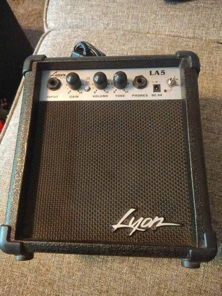 small Lyon la5 amplifier in good condition