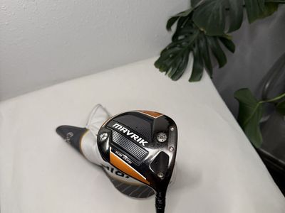 Callaway Mavrik Sub Zero Driver 10.5° Tensei AV Series White 75 graphite Stiff RH Headcover