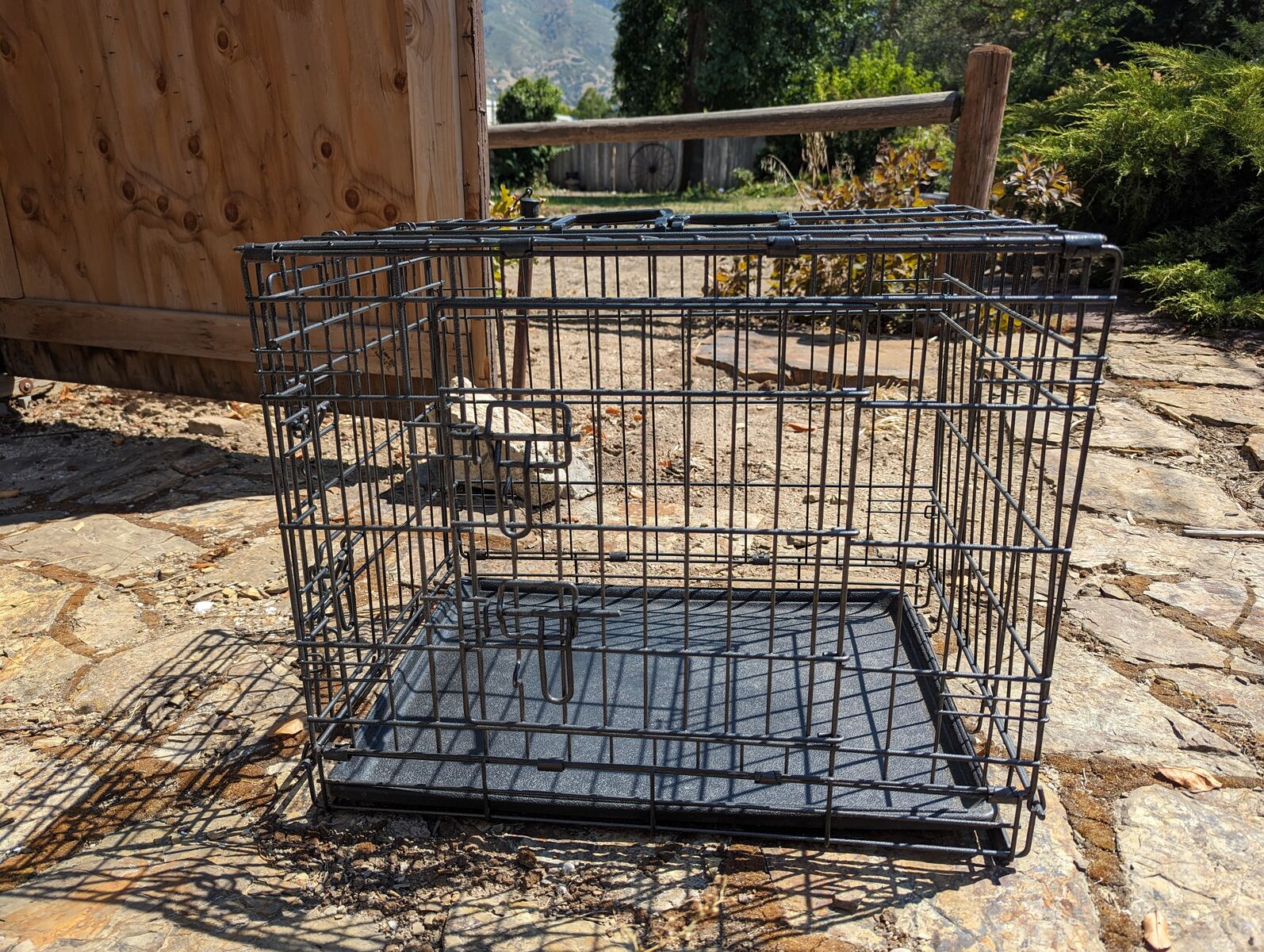Dog kennel collapsible