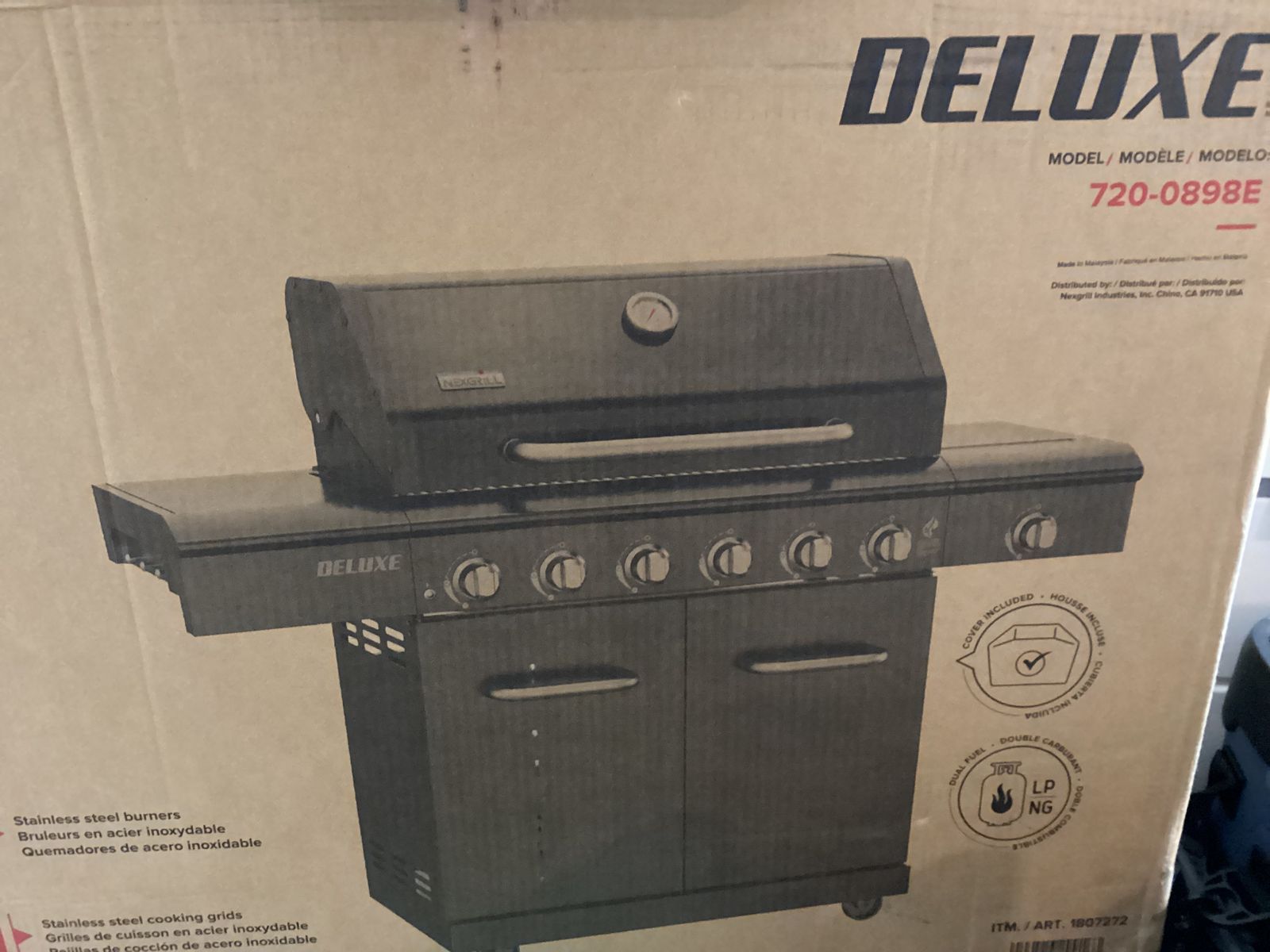 NEW - 7 Burner Gas Grill
