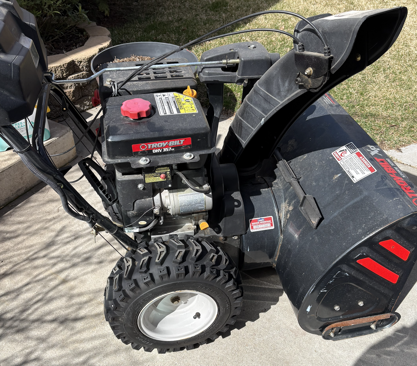 TroyBuilt 30" snow blower / 357cc engine