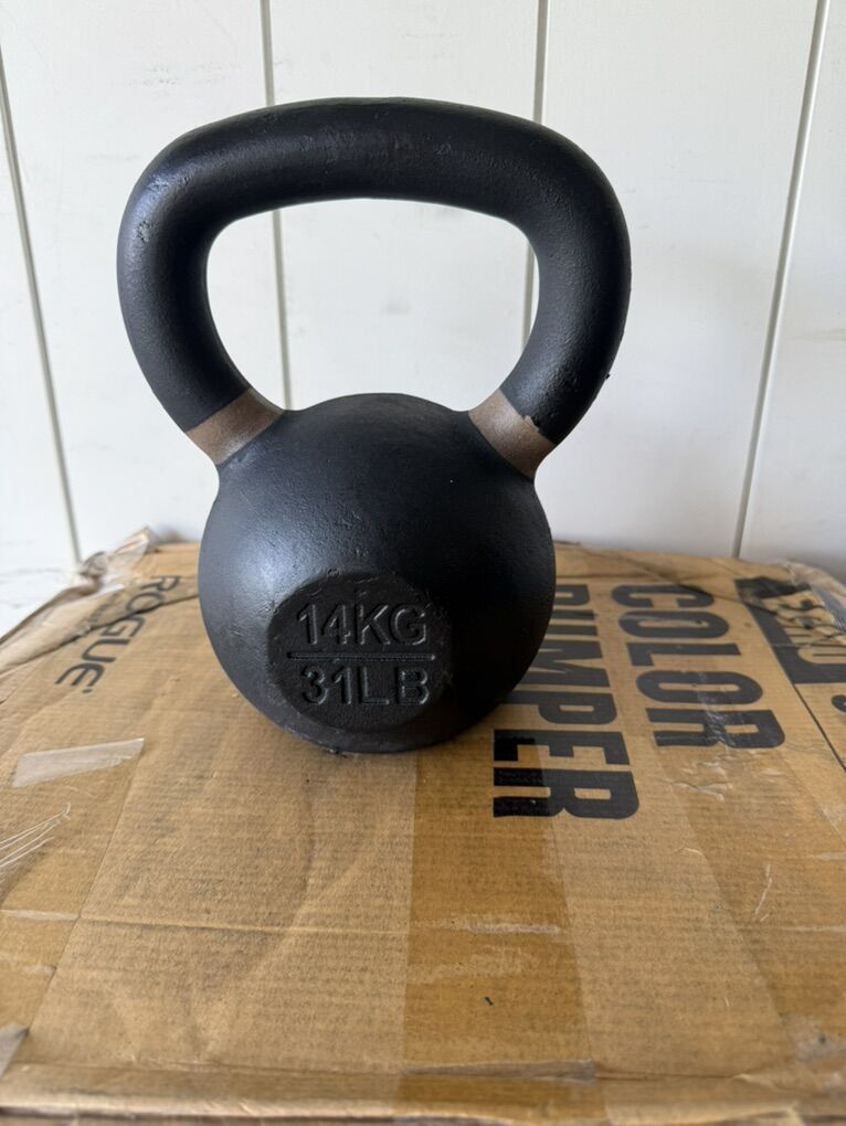 New 31 Pound Kettlebell 14kg