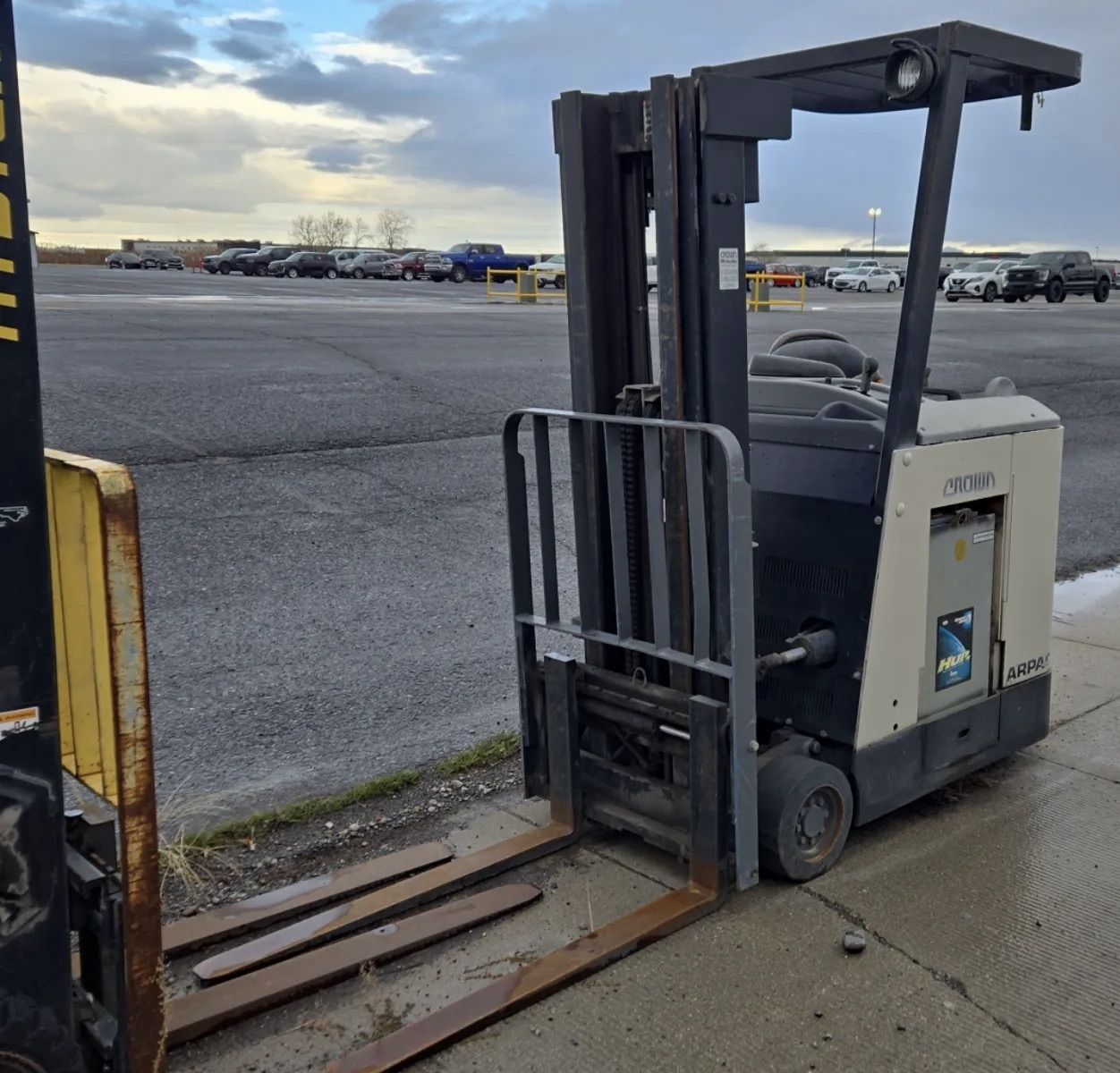 Standup Forklift Electric Warehouse Crown 3,000 LB