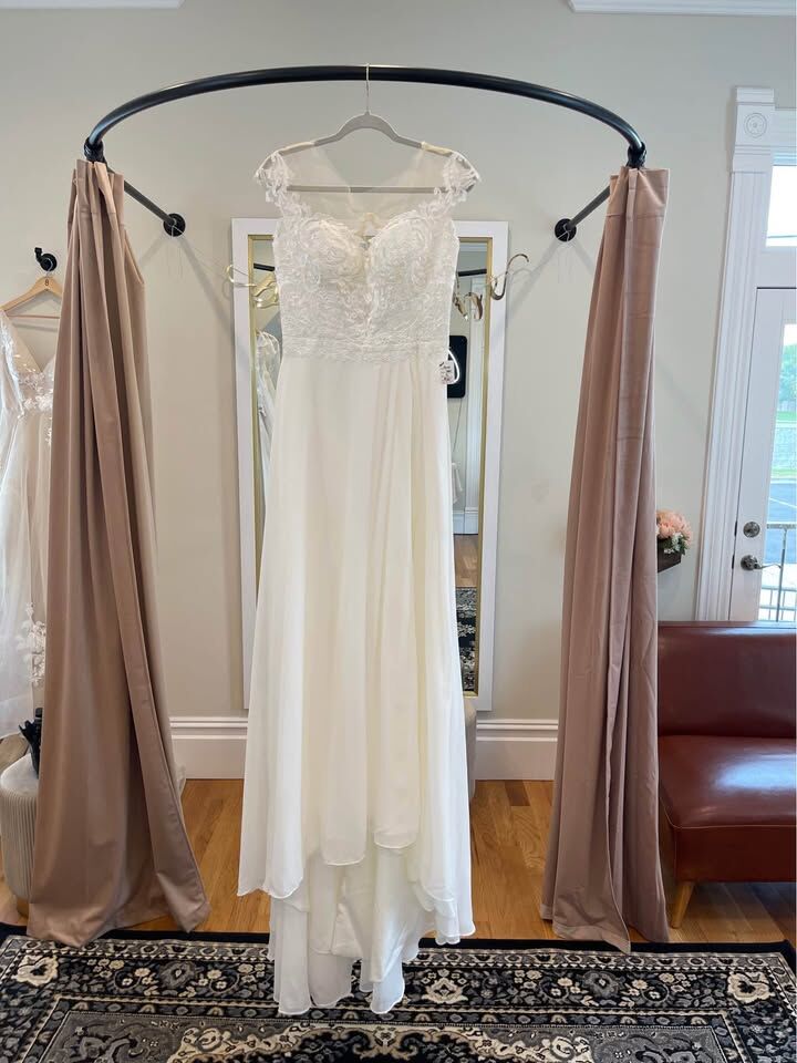 Wedding dress sample sale 50% off size 10