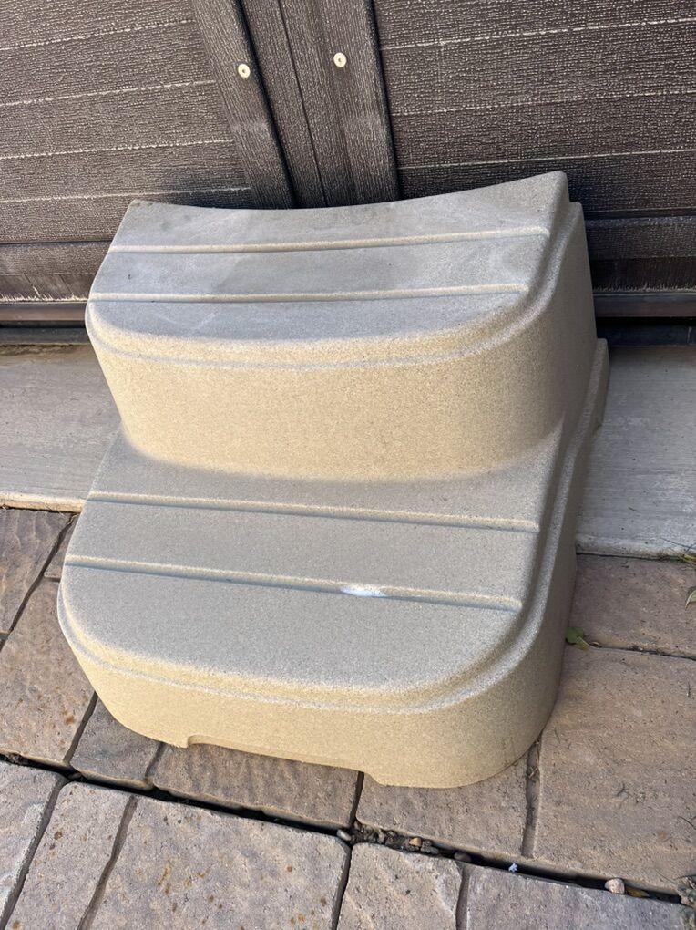 Hot tub stairs 15.5 tall 25 wide