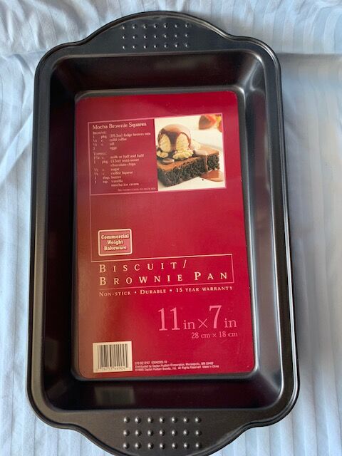 Non Stick Biscuit / Brownie Pan 11"x 7"