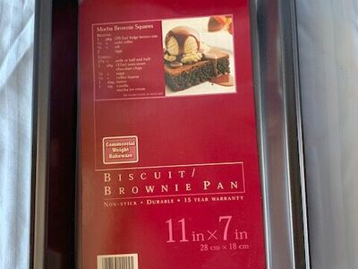 Non Stick Biscuit / Brownie Pan 11"x 7"