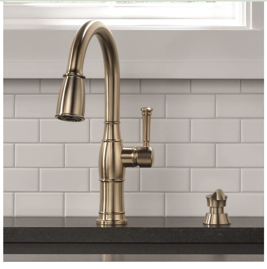Delta Valdosta Kitchen Facuet (new in box)