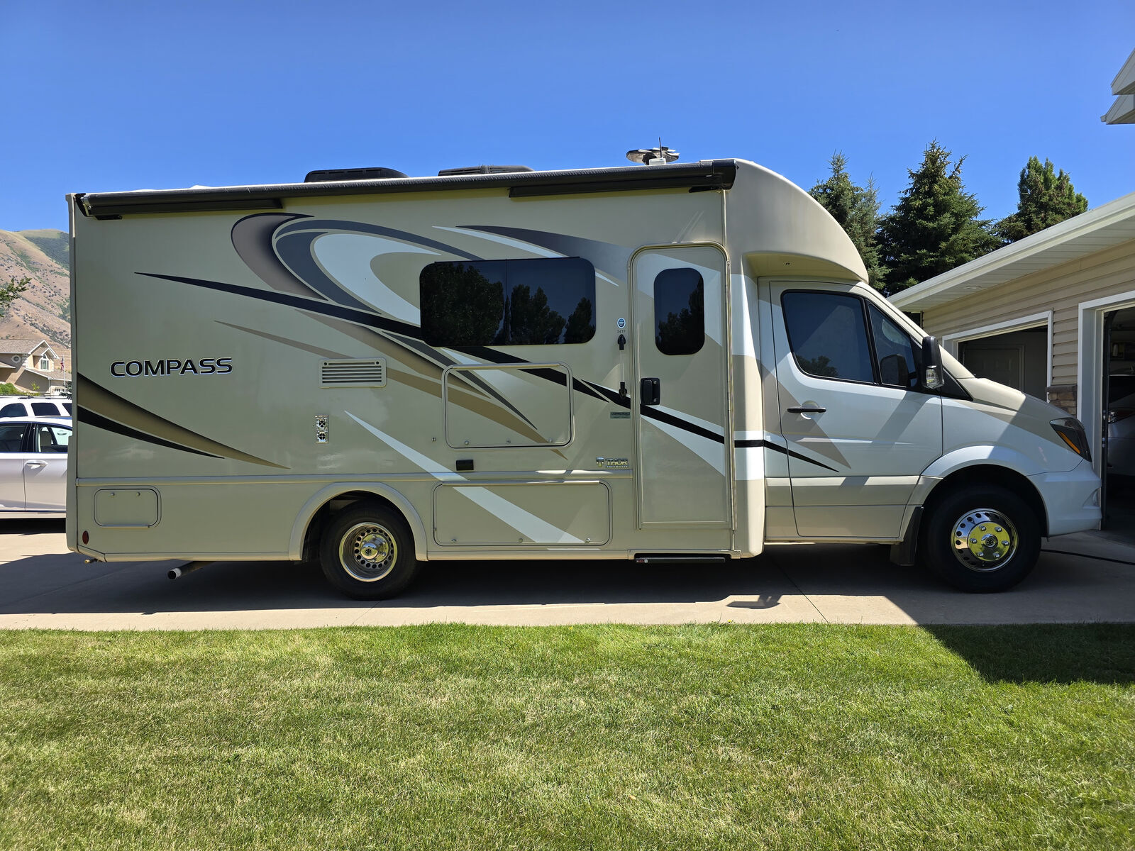 Basically Brand New 2019 Mercedes Compass 24TF Motorhome Sprinter