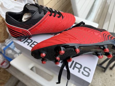 Youth/boys football/baseball cleats
