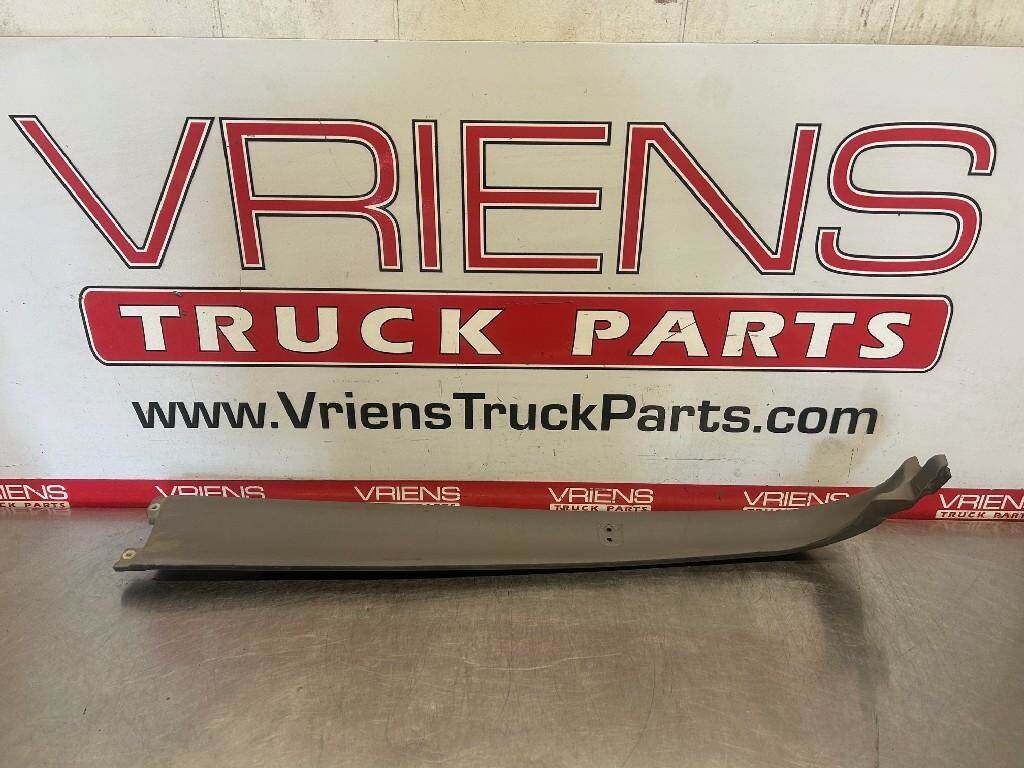 S60-1252-005R TRIM-UPPER REAR RH