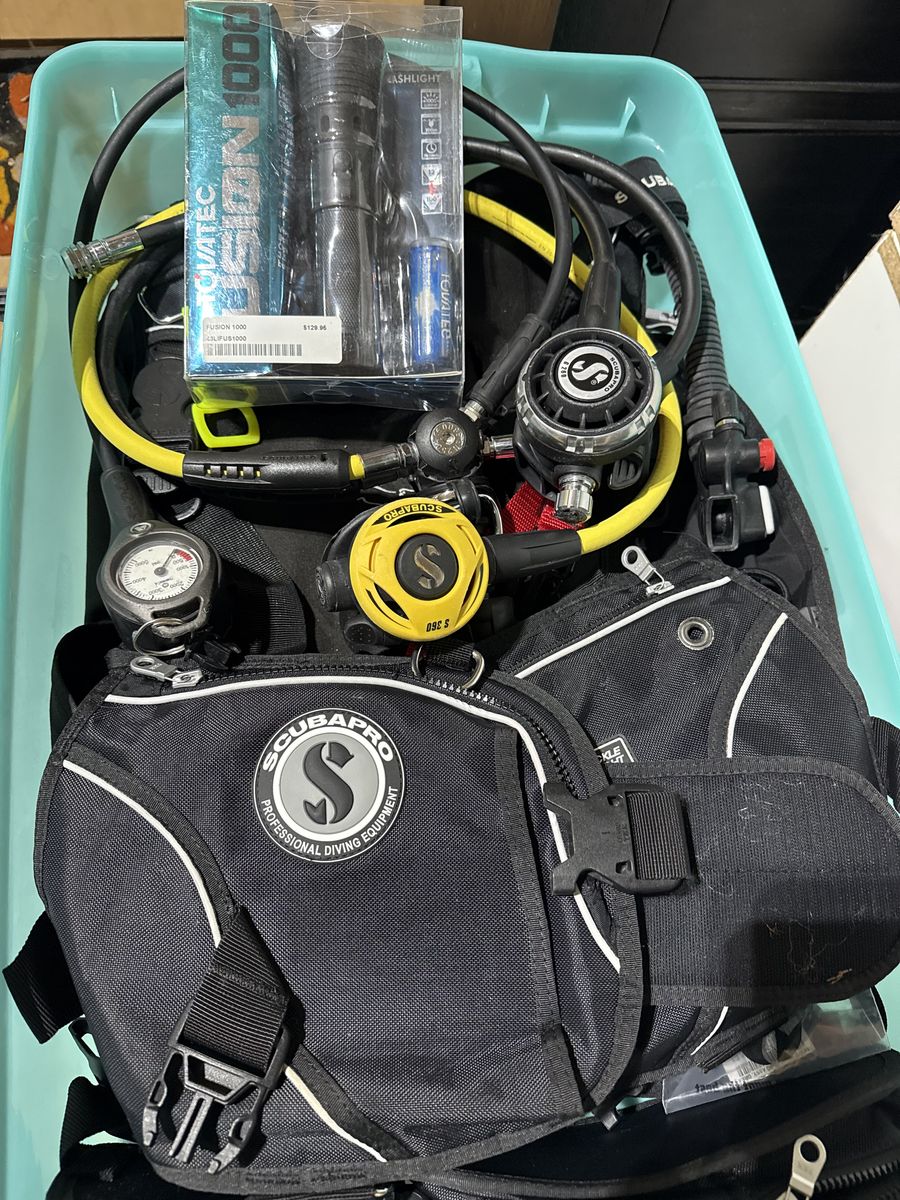 Scuba Pro BCD With Regulators