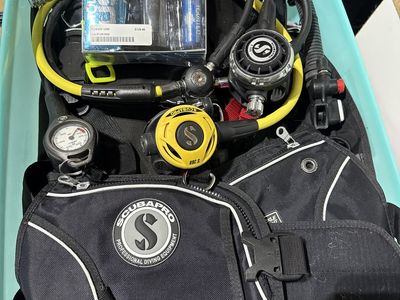 Scuba Pro BCD With Regulators
