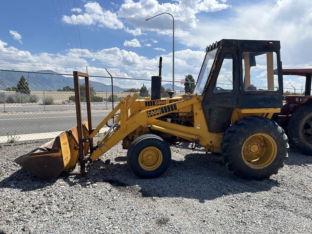 Case 580B Tractor with Loader & Hay Spears