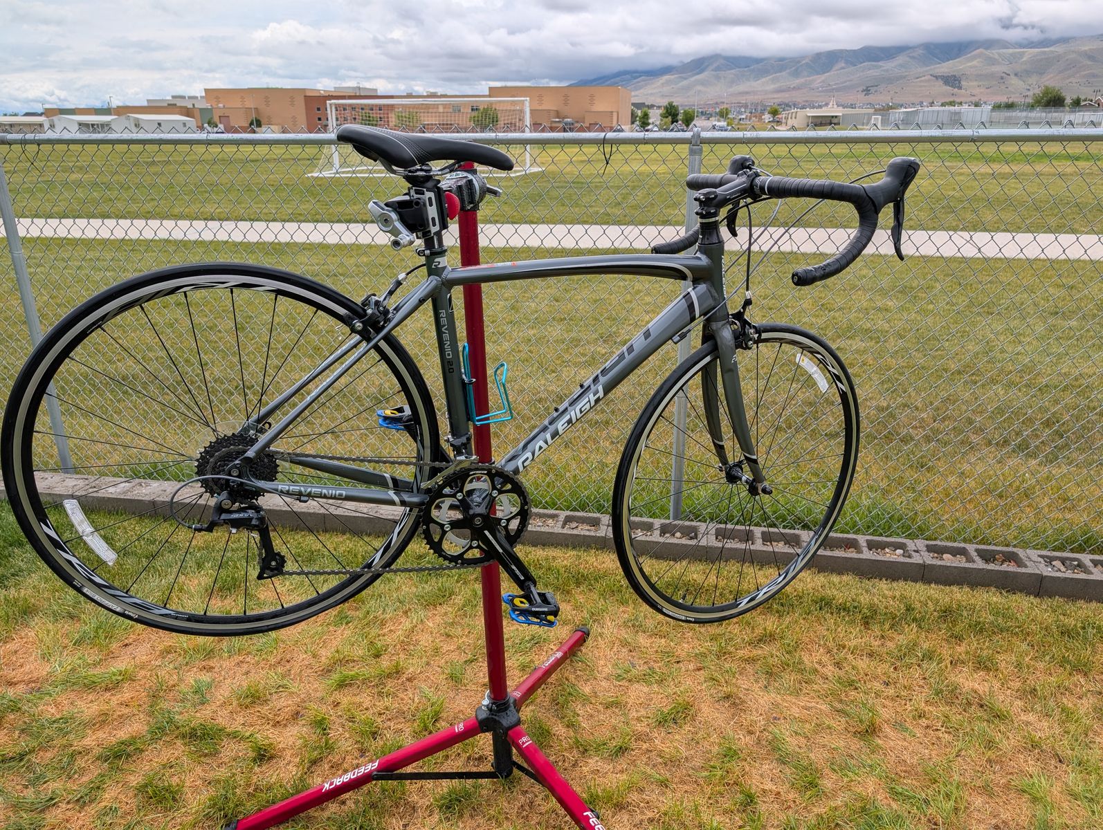 Raleigh Revenio 2.0 Road Bike Small – Excellent Condition