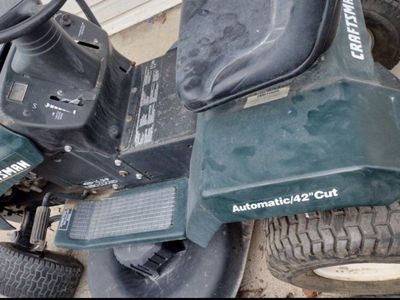 Craftsman 15.5HP 42"Cut Riding Mower
Needs carb