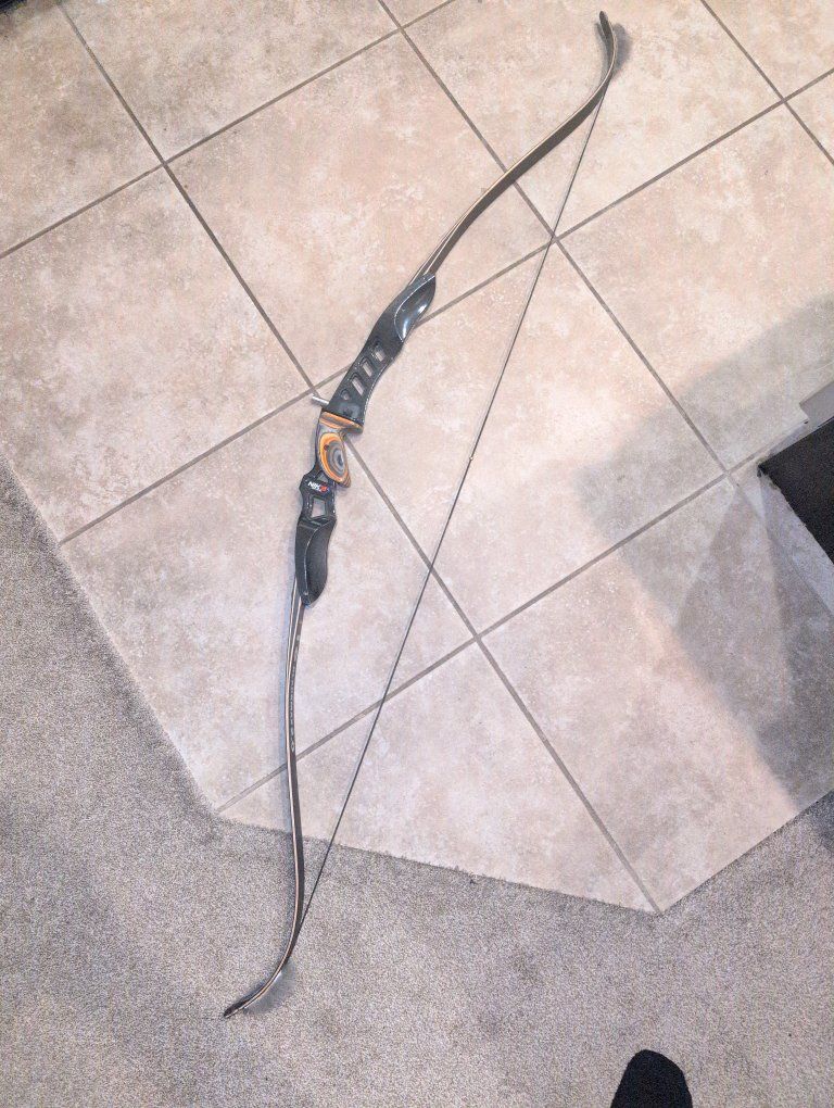 TradTech BlackMax 2.0 Recurve Bow - 50lb Limbs (L-50#)