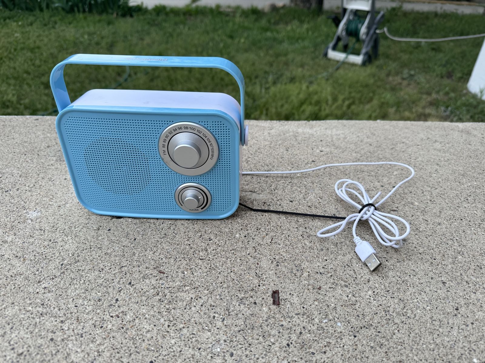 Polaroid Retro Wireless FM Radio And Bluetooth