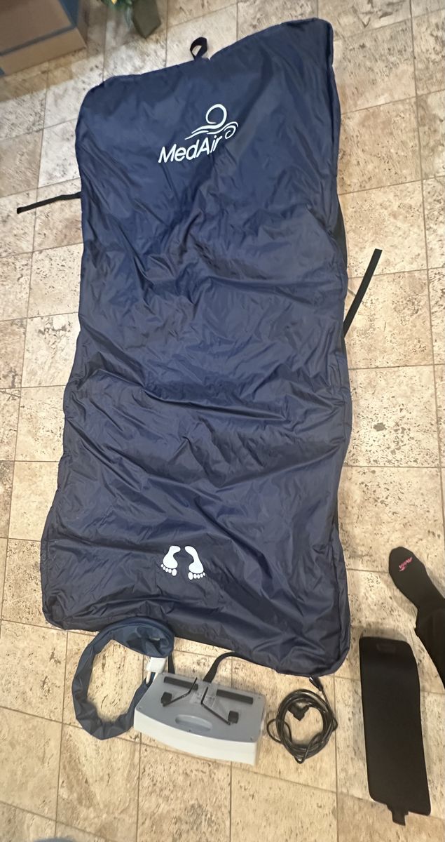 MedAir MA-ELITE Alternating Pressure Relieving Mattress System with Control Pump