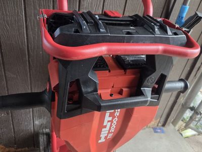 Hilti TE 2000-22 Cordless Demolition Hammer with Cart
