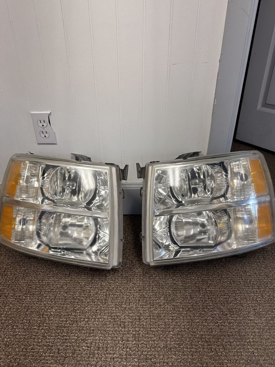 Headlights for Chevrolet Silverado 1500, 2500, 3500 (2007-2014) - OEM, fresh refinish