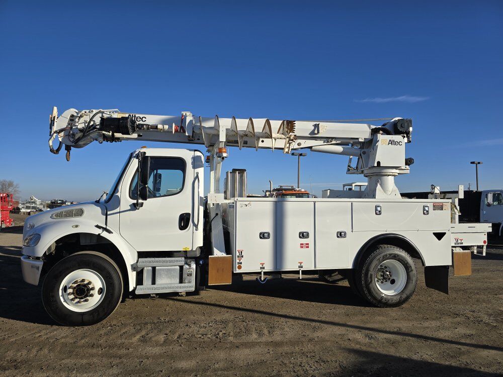 2019 Freightliner 47' 4wd Derrick Digger 52k Miles