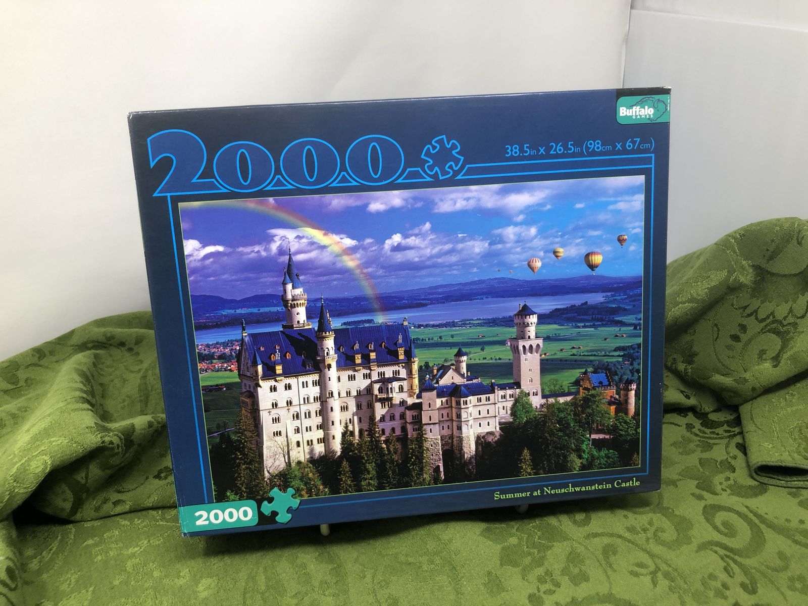2000 Piece Puzzle Summer at Neuschwanstein Castle