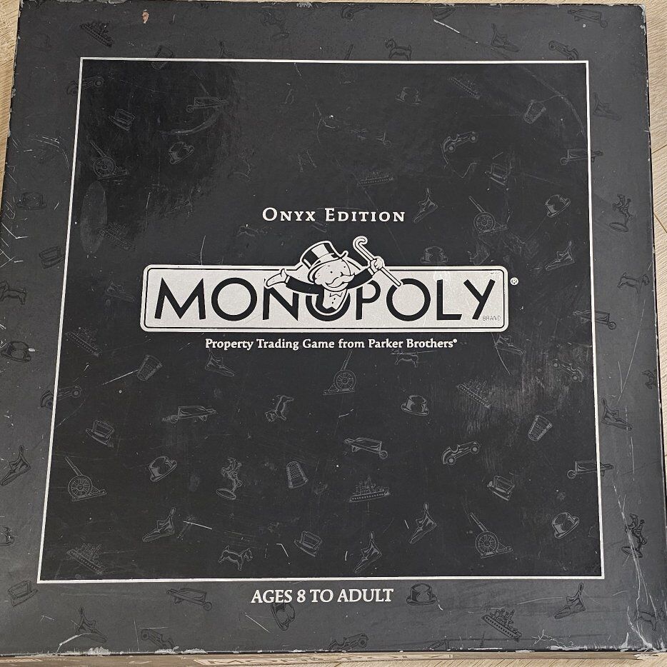 Monopoly Onyx Edition