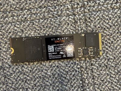 Western Digital WD_BLACK SN770 1TB NVMe M.2 SSD Internal Solid State Drive