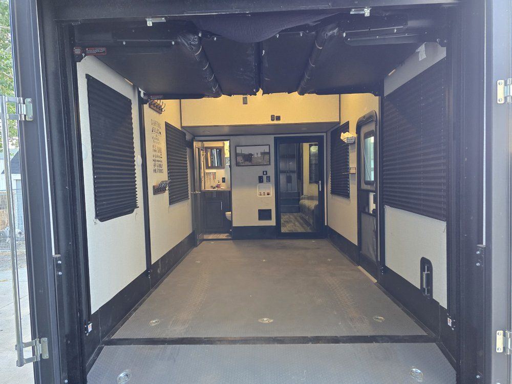 Main image 9