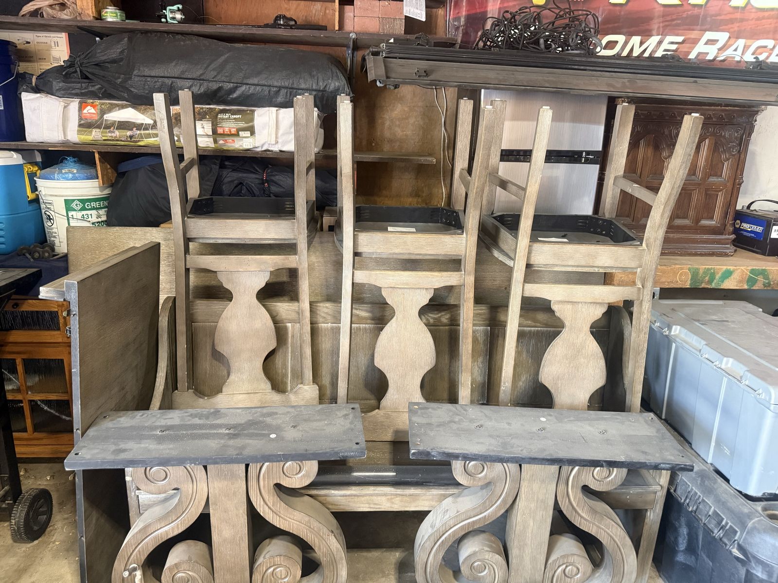 Large table with center piece