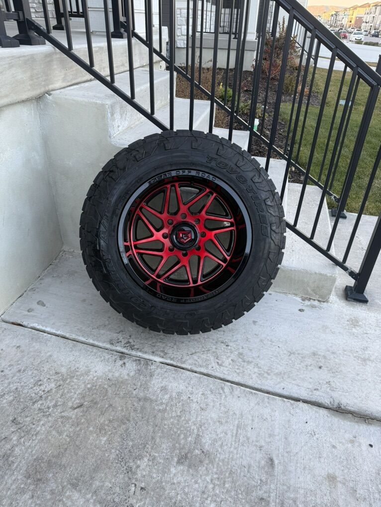 Ford F350 Rims and Tires 35/12.50R20 Toyo AT3