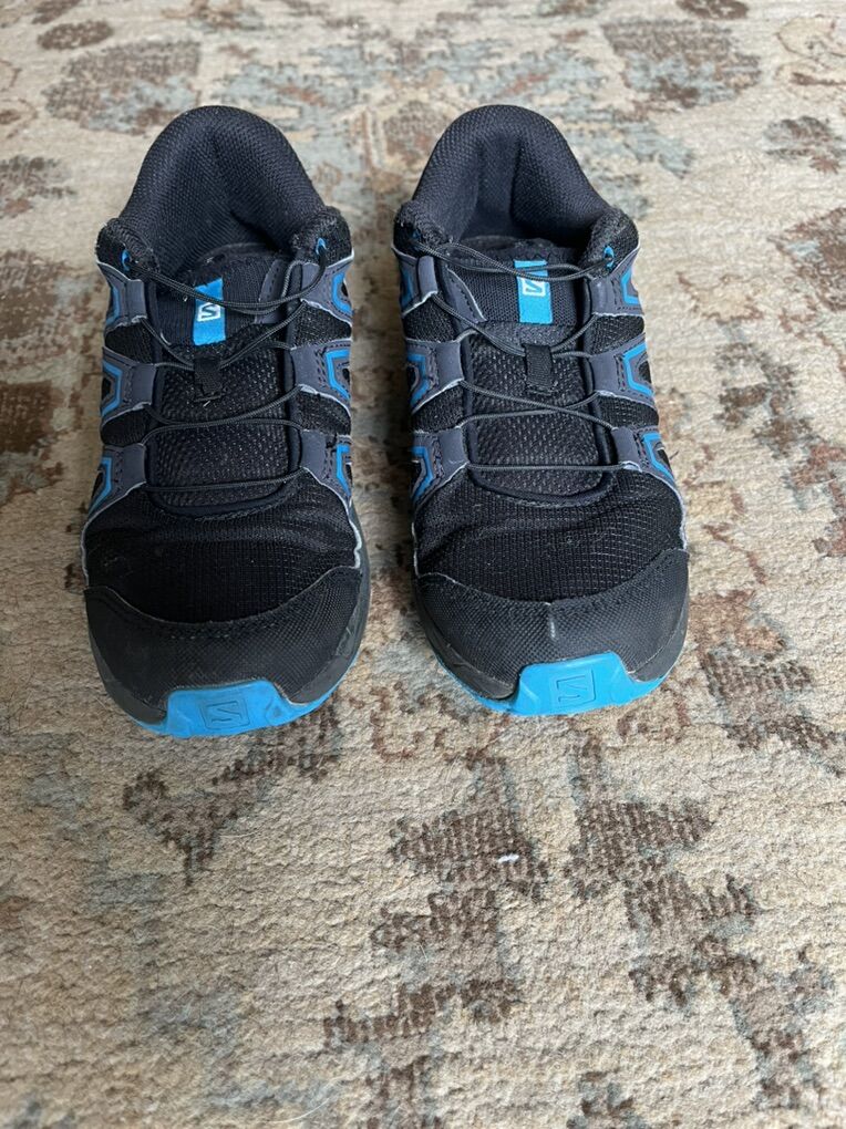 Boys Salomon Speedcross Running / Hiking Shoe