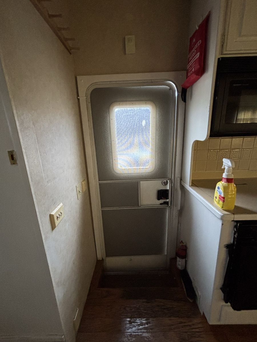 Main image 13