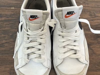 Nike blazer low