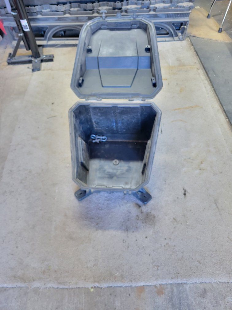 Main image 3