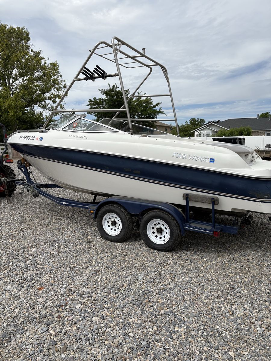 Four Winns 2200 Horizon