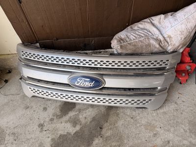2011/2015 GRILLE FORD EXPLORER